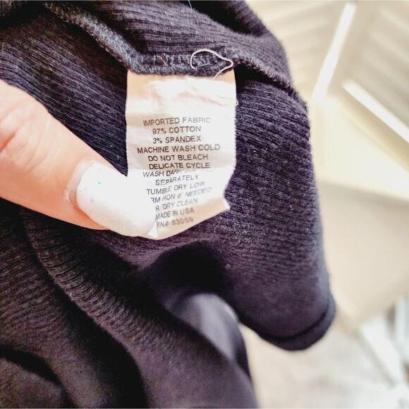 DREW BLACK LARGE  RIBBED RUFFLE TOP - Picture 6 of 7